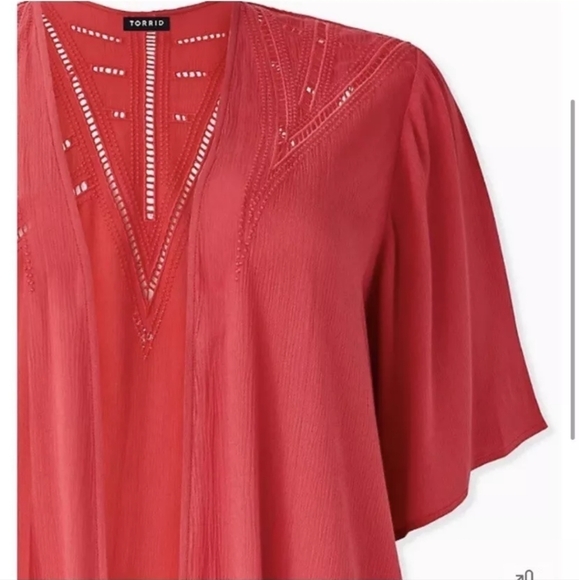 Torrid Red Crinkled Gauze Crochet Inset Longline Kimono Cardigan - Picture 3 of 8